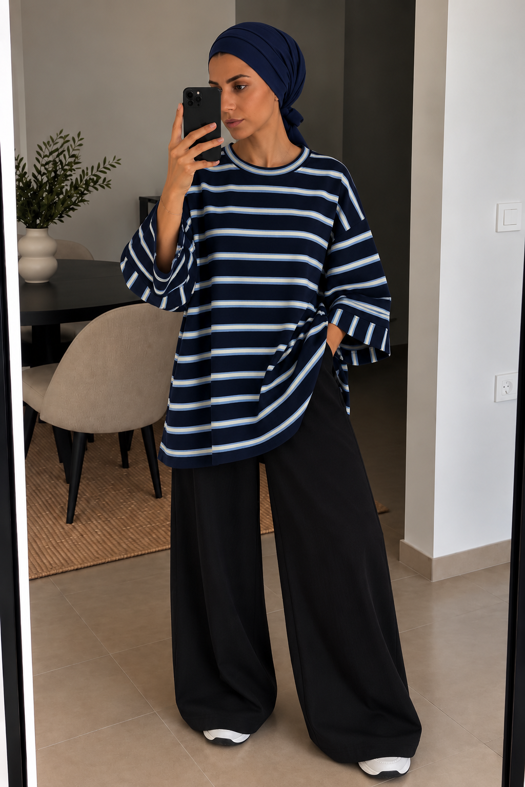 T-shirt oversize rayé – L’allure décontractée 🤍